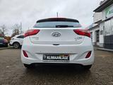 Hyundai i30 YES!1.Hand GARAGE WIE NEU Viele Extras TOP - Hyundai i30 YES!
