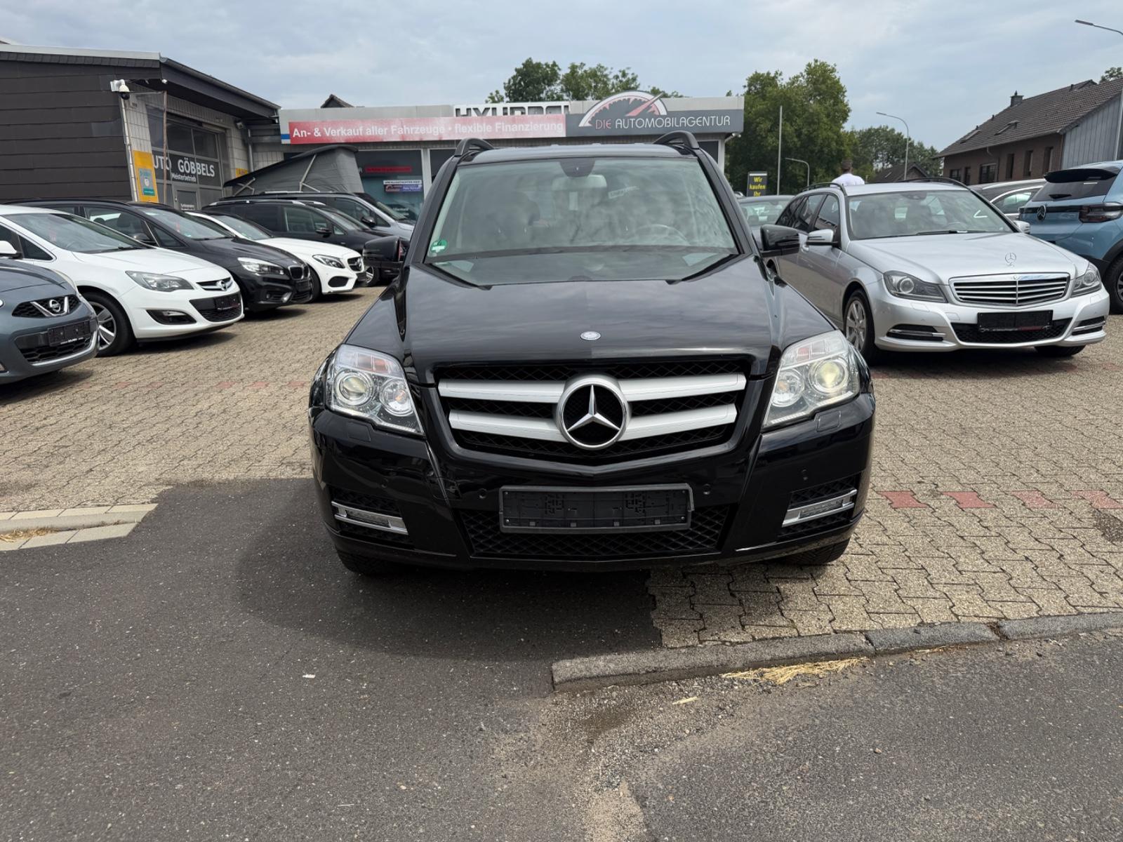 Mercedes-Benz GLK220 2011 — interior