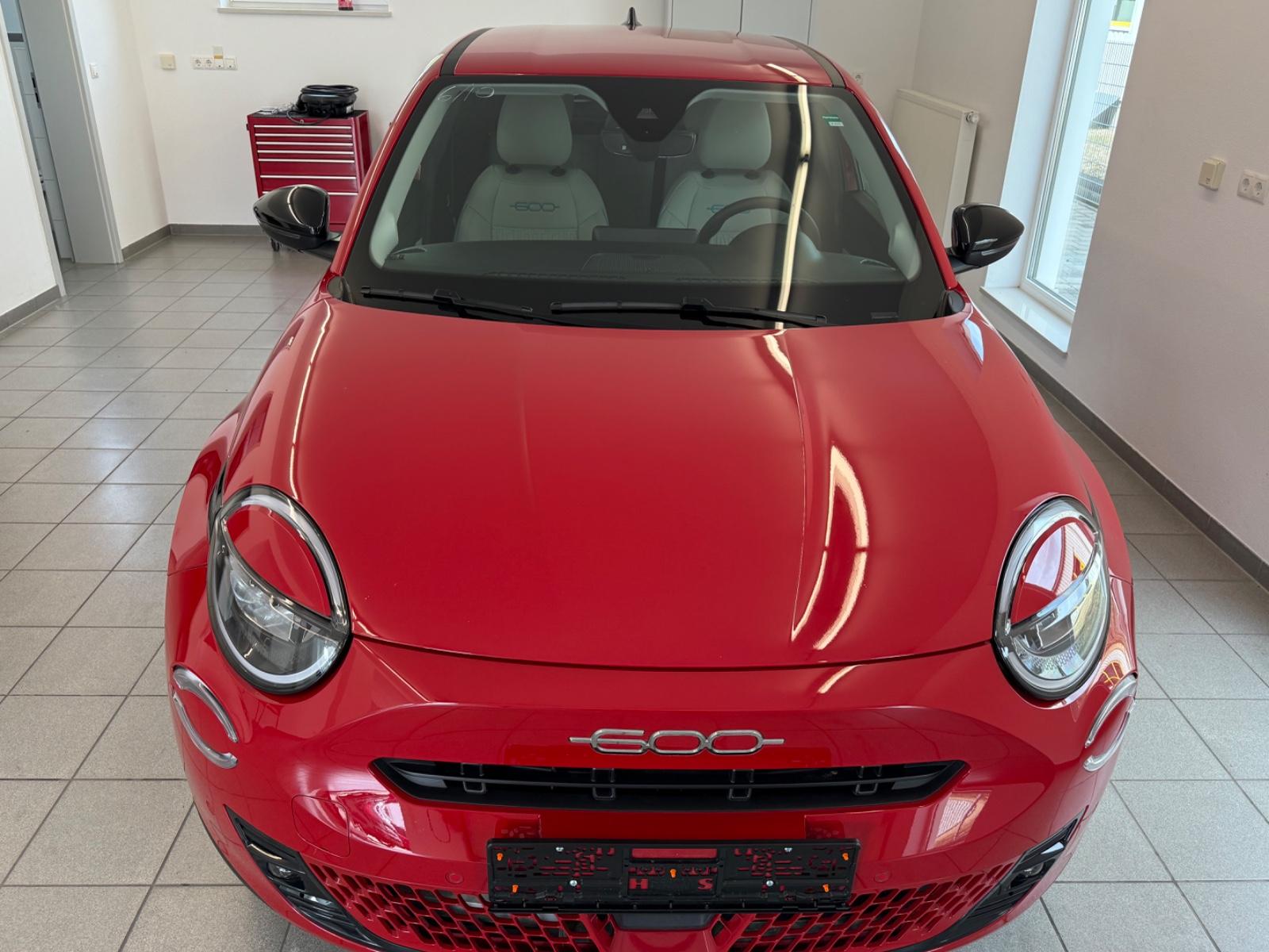 Fiat 600 Hybrid La Prima