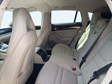 Porsche Panamera - 12