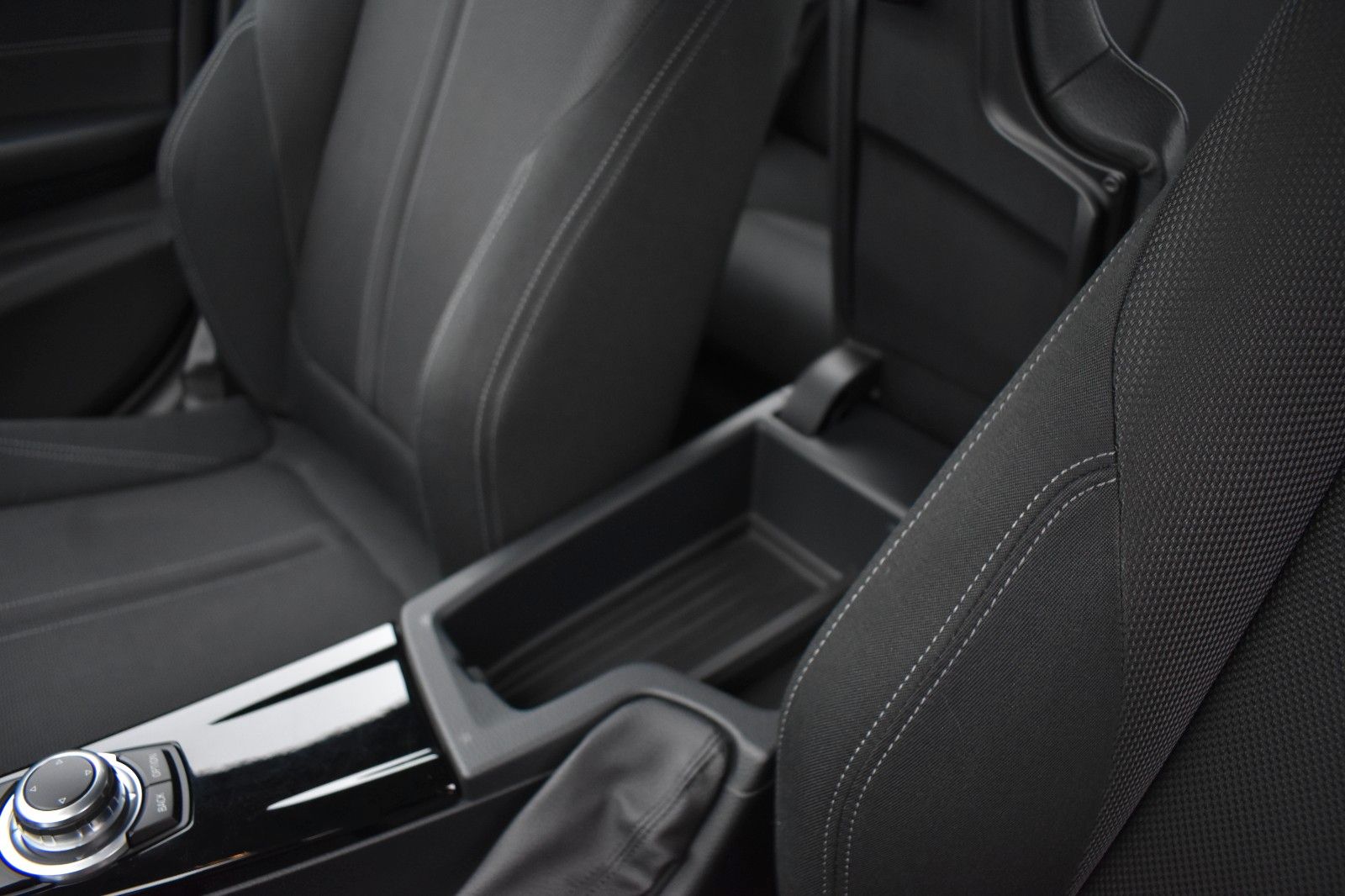 Fahrzeugabbildung BMW 320 i Limo. Sport Line