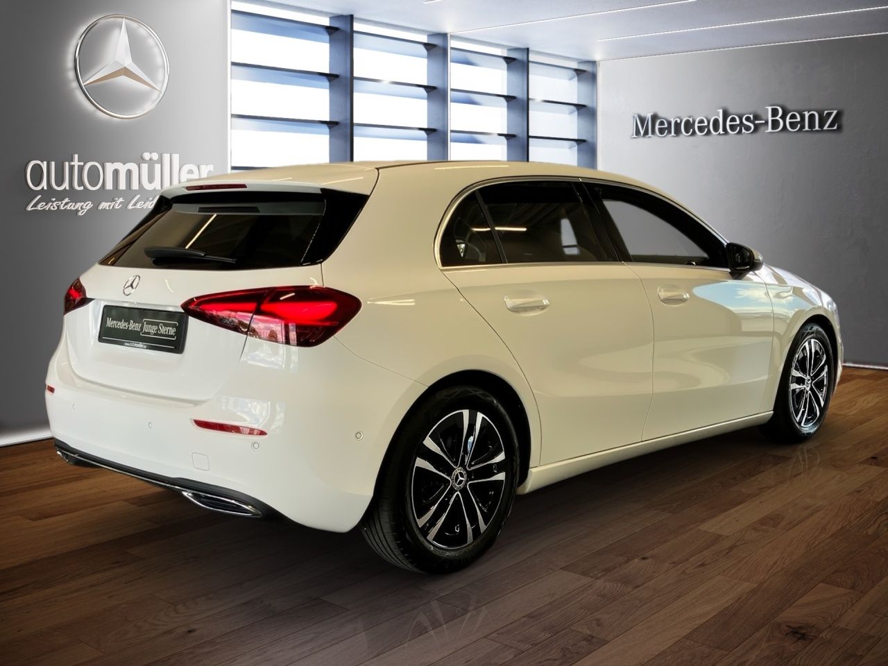Fahrzeugabbildung Mercedes-Benz A 200 STNDHZ+PANO+LED+SPORTSI+CARPL+LHZ+KAM+SOUN