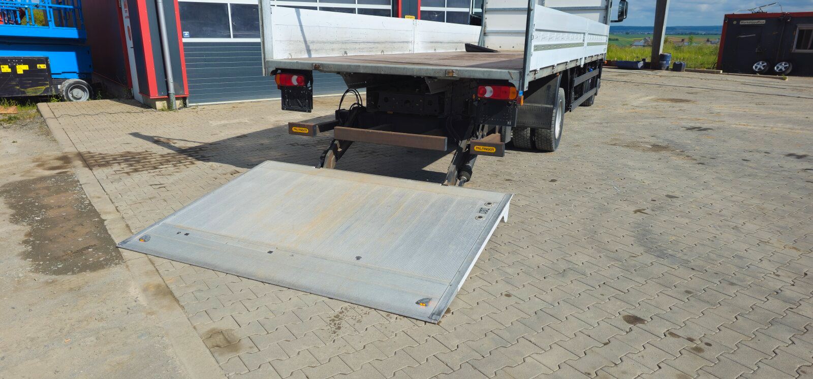 Fahrzeugabbildung Iveco 120 E 25 / ex BUNDESWEHR / 51 tkm / TOP ZUSTAND