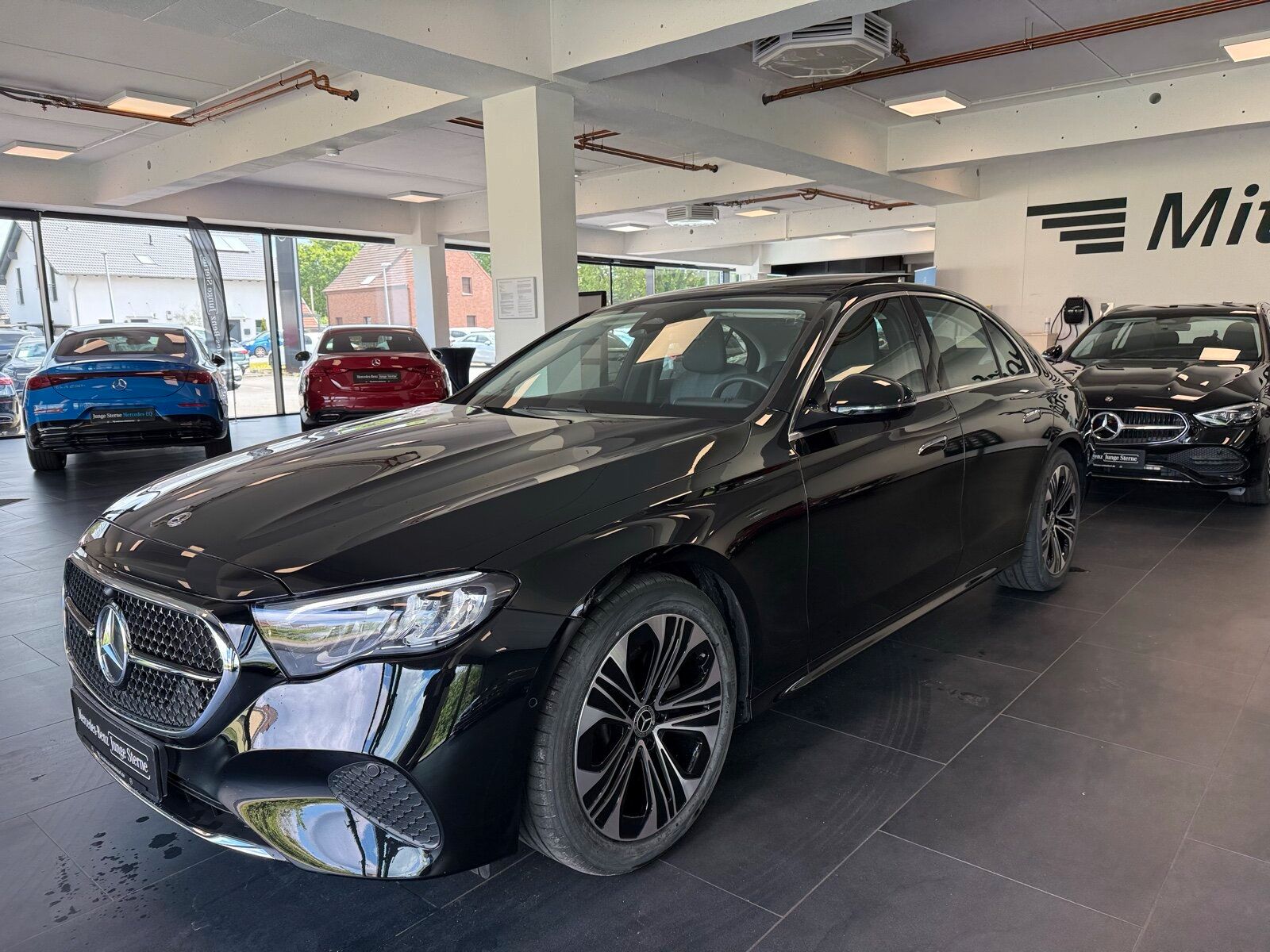 Mercedes-Benz E 220 d AVANTGARDE ADVANCED PANO DISTRONIC TWA foto 2