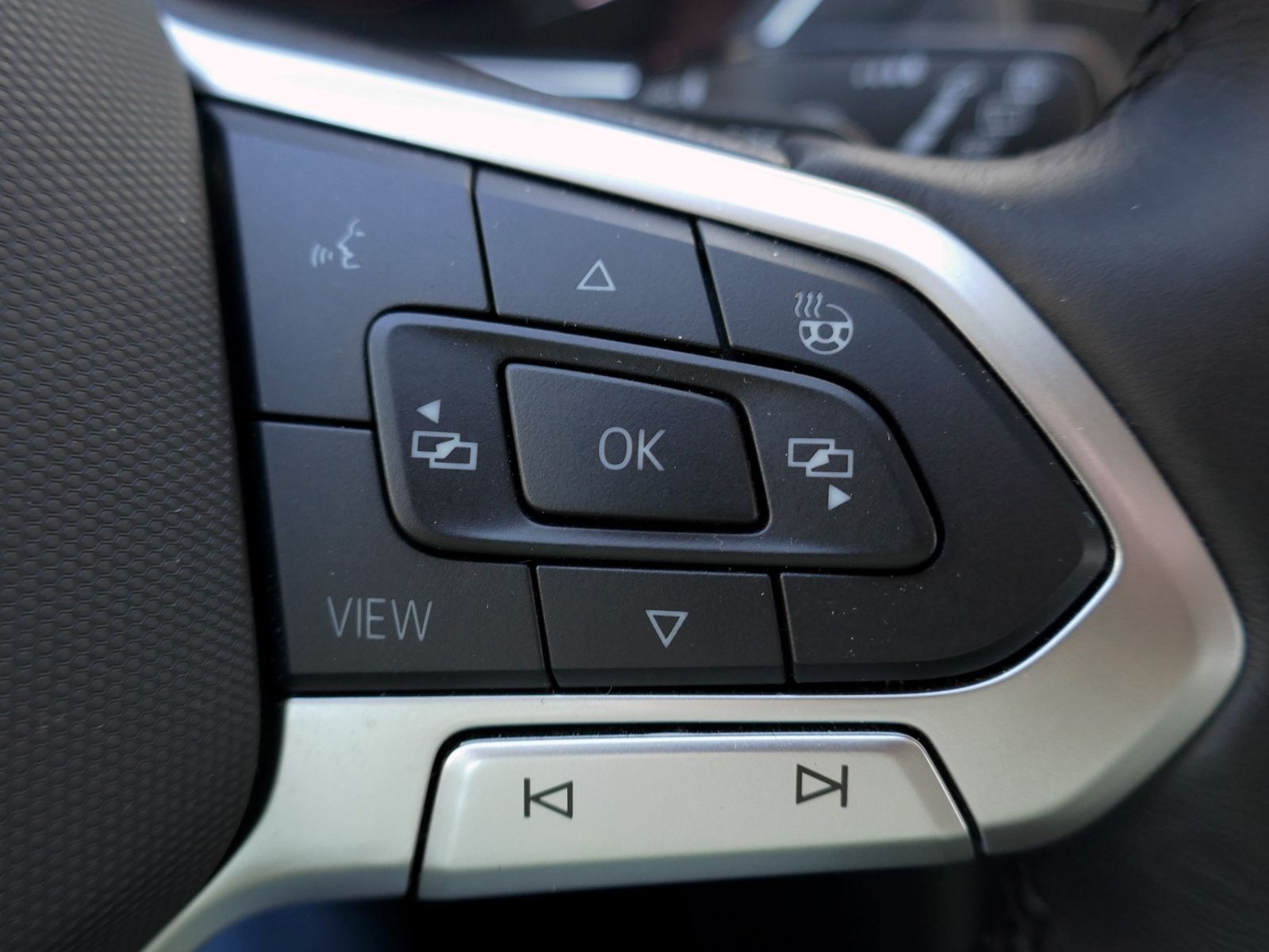 Fahrzeugabbildung Volkswagen Tiguan Allspace Life 1.5 TSI DSG | LED AHK ACC