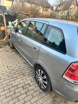 Opel Zafira 1.9 CDTI NAVI 88kW NAVI - Opel Zafira aus 2007 mit Diesel-Antrieb