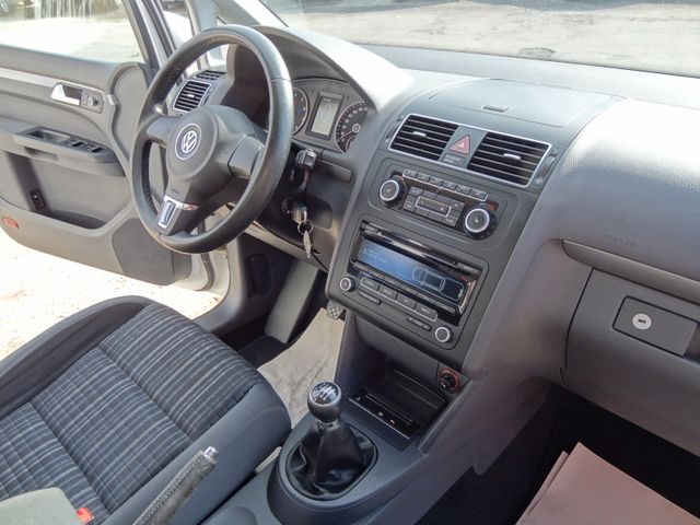 Fahrzeugabbildung Volkswagen CrossTouran/2.Hd/AHK/SitzH/140PS/PDC/Bi-Xenon/