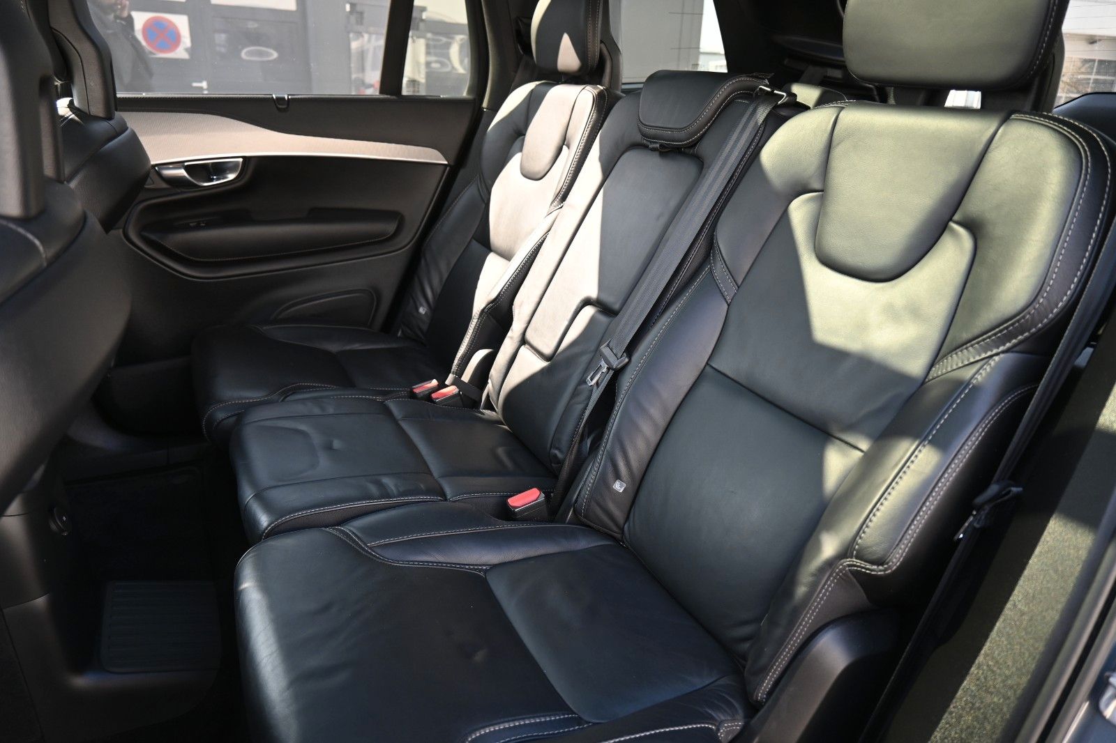 Fahrzeugabbildung Volvo XC90 R Design RC T8 Plug-In Hyb.AWD*LUFT*AHK*LED