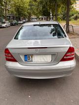 Mercedes-Benz C 240 AVANTGARDE Avantgarde - Mercedes-Benz C 240 mit Benzin-Antrieb