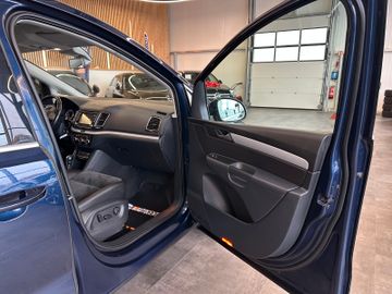 Volkswagen Sharan Highline*AHK*Klima*7-Sitzer*Navi*Bi-Xenon
