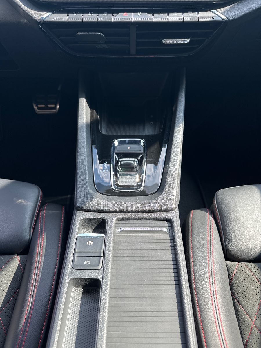 Fahrzeugabbildung SKODA Octavia Combi RS Plus NAV+MATRIX+AHK+ACC+HUD+1HD