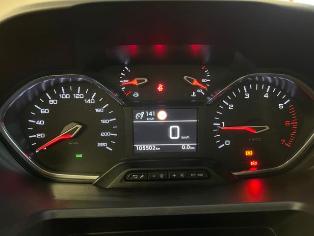 MYAUTOCENTER – Gebraucht- und Jahreswagen mit Werkstattservice in Pfaffenhofen Peugeot Rifter Allure L2*2. Hand*AHK*Klima*Navi*7-Sitzer