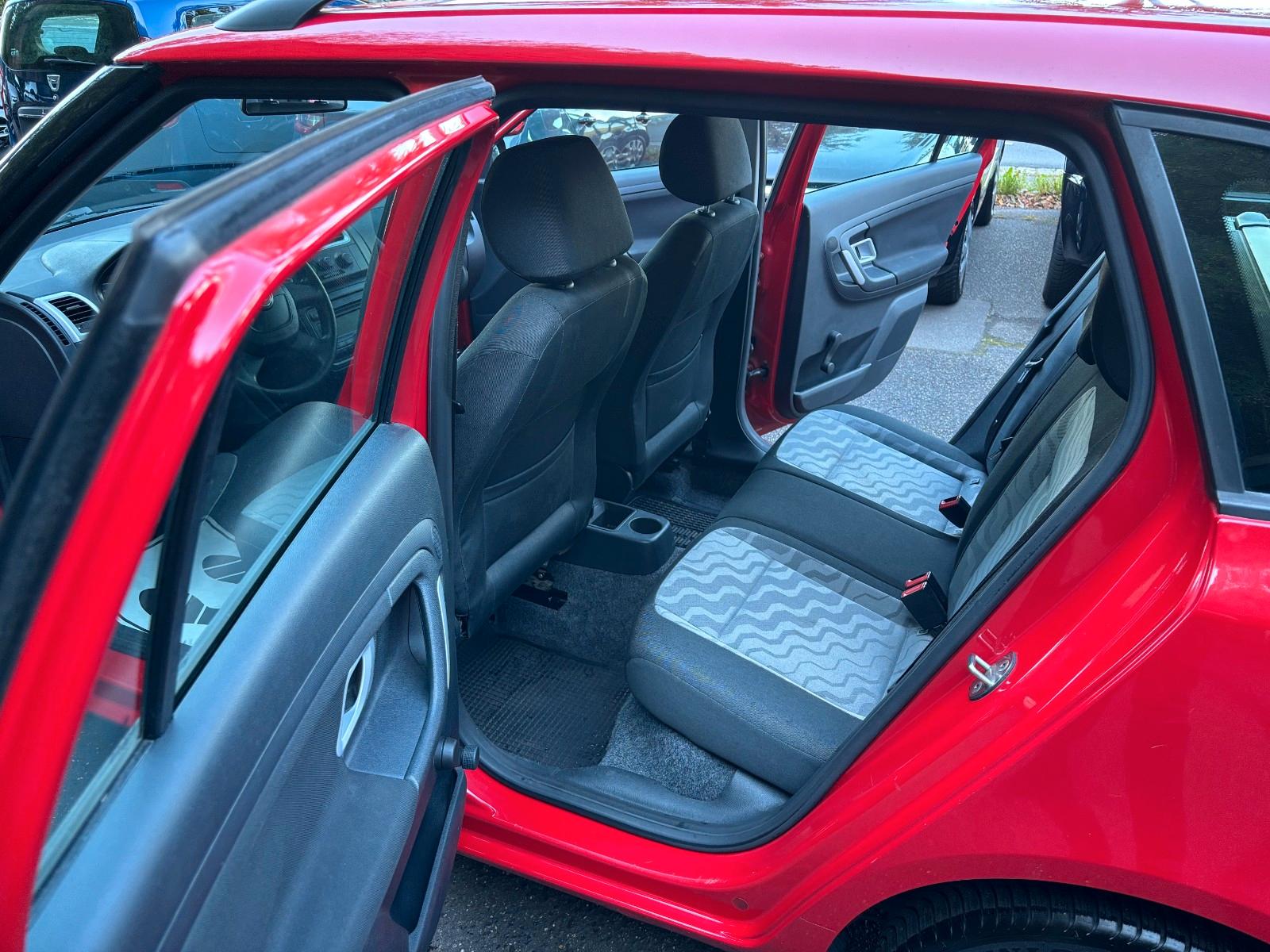 Skoda Fabia 2010 — photo 12