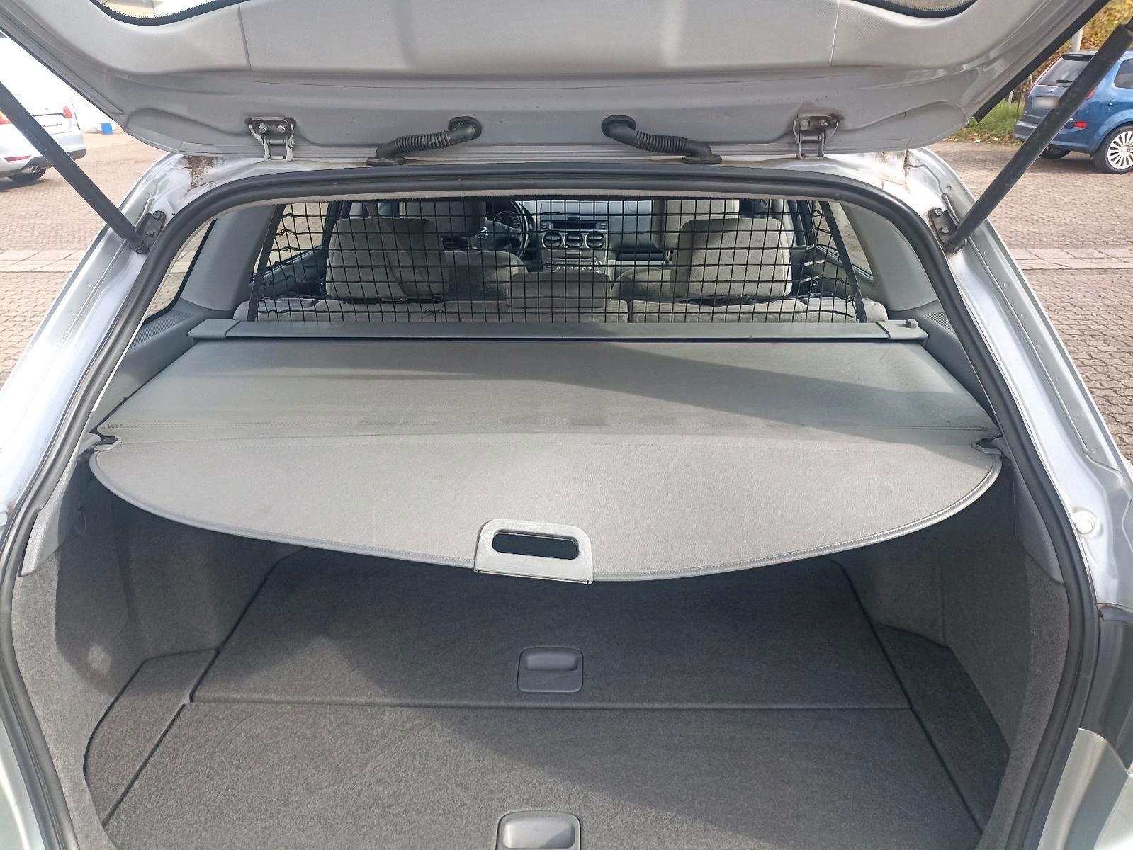 Mazda 2 2004 — photo 9