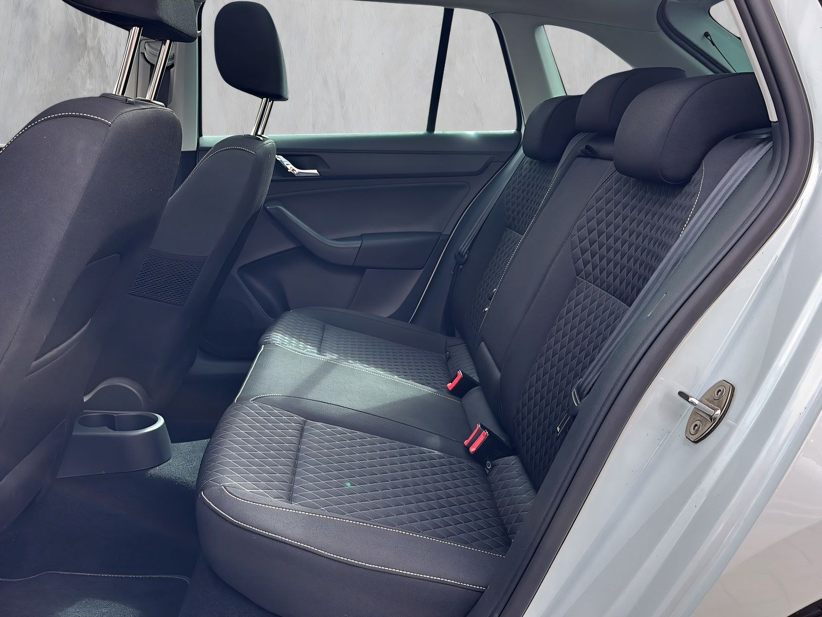 Fahrzeugabbildung SKODA Rapid 1.2i Edition NAVI PANORAMA XENON DAB PDC