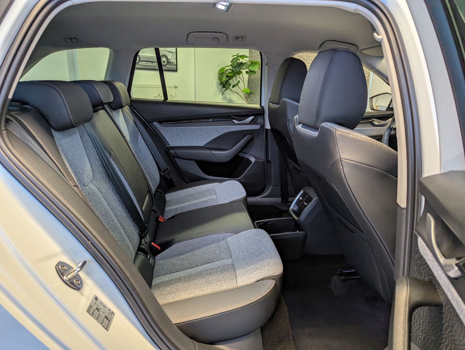 SKODA Octavia 1.5 TSI DSG ACC Style-Paket AHK 5J Garan - Image 15