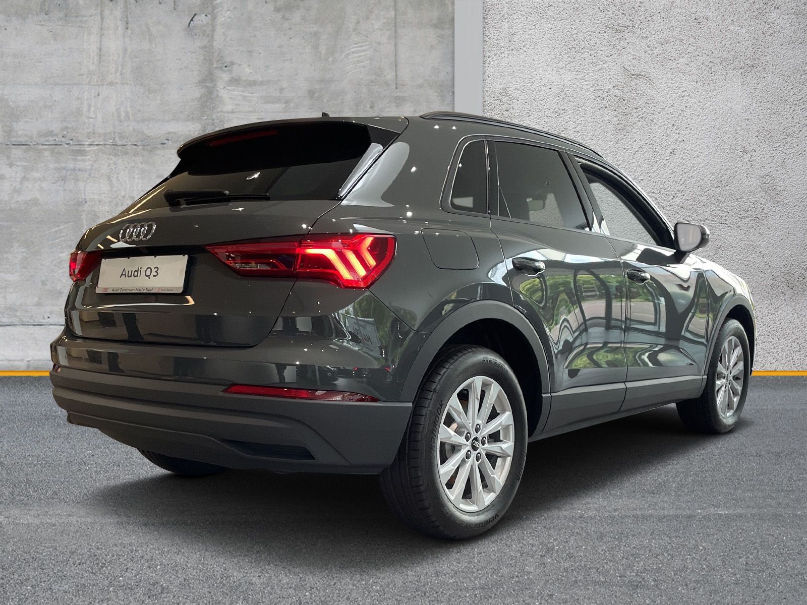 Fahrzeugabbildung Audi Q3 45 TFSI e S tronic Matrix ACC Navi Kamera