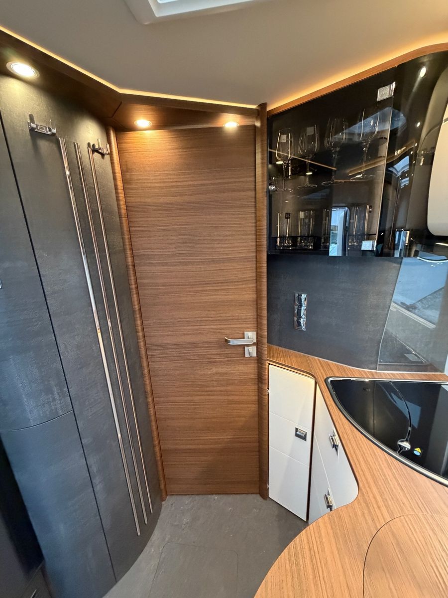 Fahrzeugabbildung Carthago chic c-line 4.9 LE MJ26 Cortina