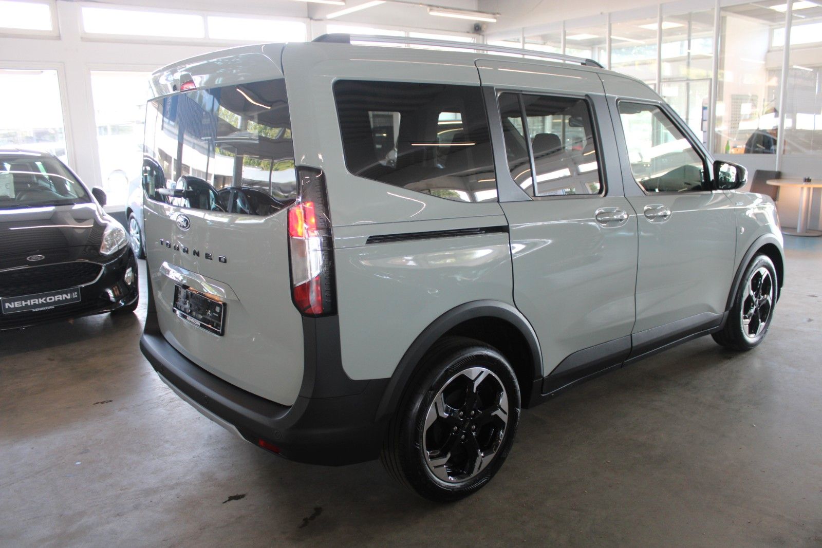 Fahrzeugabbildung Ford Tourneo Courier ACTIVE Winter + FahrerAssistPak3