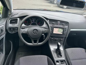 Volkswagen Golf - 9