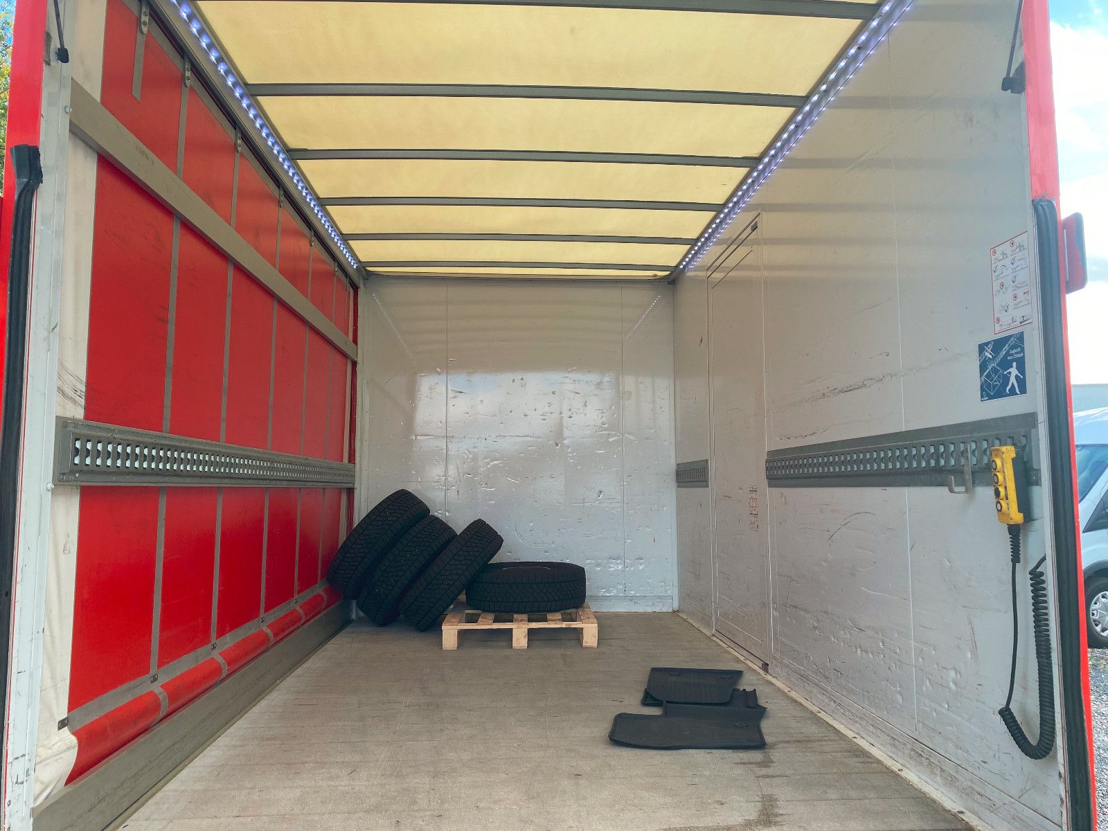 Fahrzeugabbildung Ford Transit  350 L3 Koffer mit LBW,Klima,AHK ,kamera