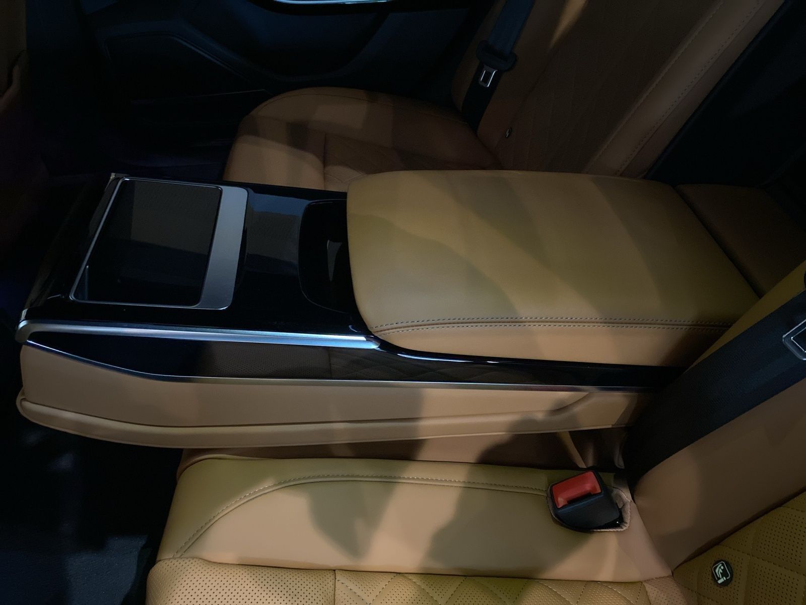 Audi S8 - Bild 19