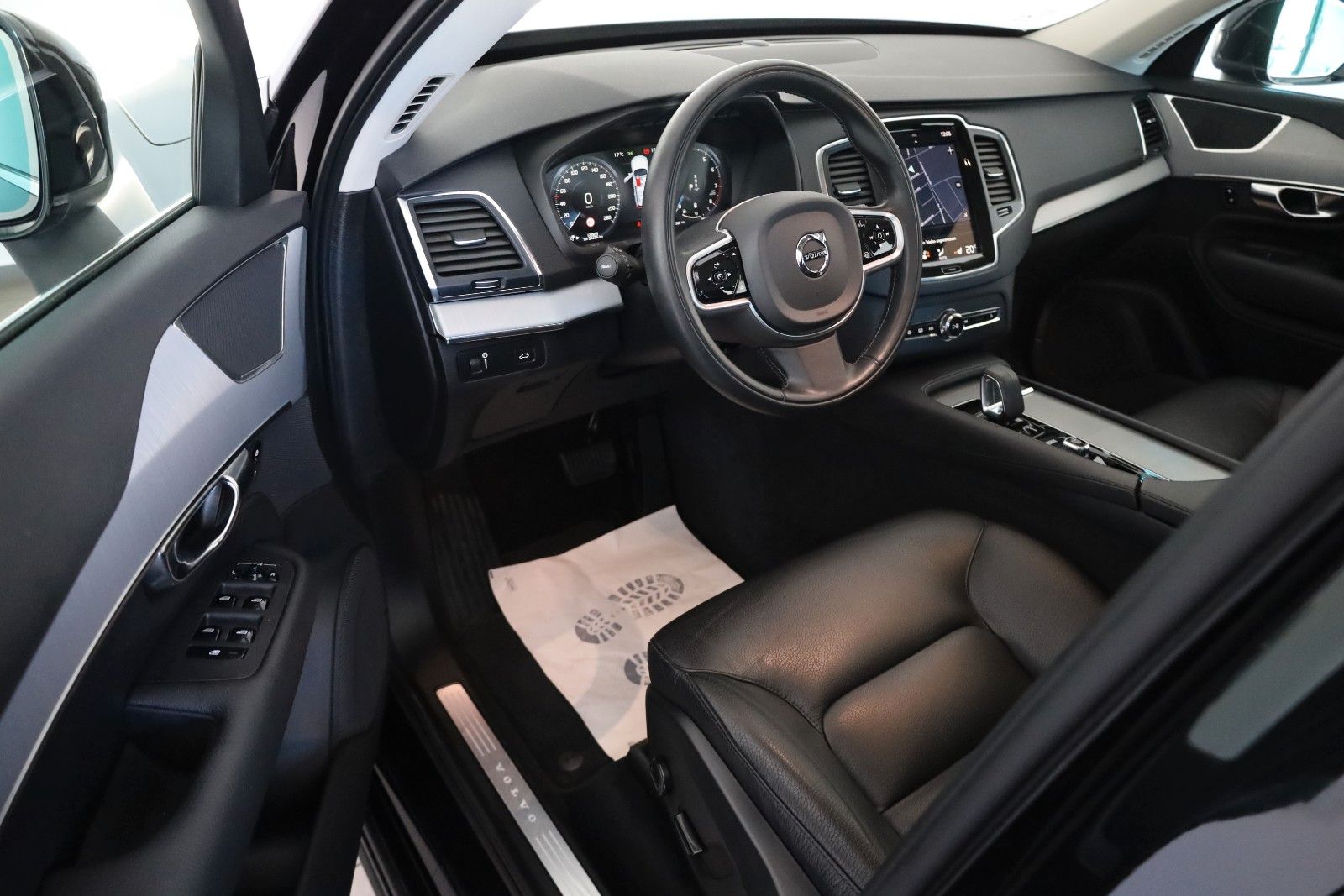 Fahrzeugabbildung Volvo XC90 AWD Momentum Pro 7Si.,Leder,Navi,LED,ACC,SH