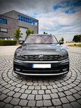 Volkswagen Tiguan R-Line Voll. Pano 360 Grad Head-Up AHK - VW Tiguan von privat