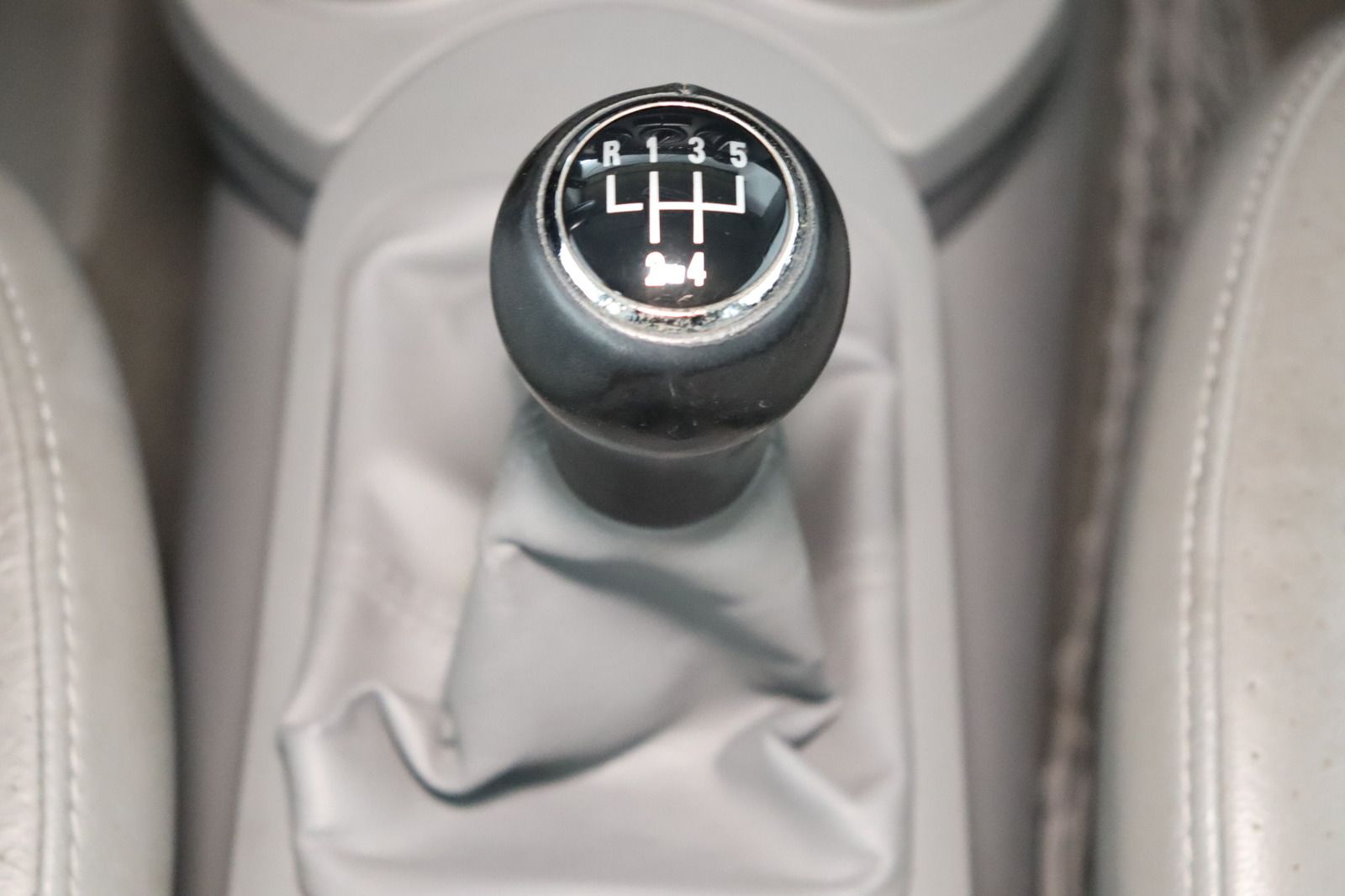 Fahrzeugabbildung Volkswagen New Beetle 2.0 * Sitzhzg. * Klima * HU/AU 07.27