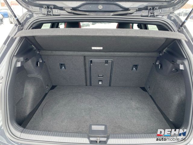 Volkswagen Golf VIII GTI Clubsport 2.0 Matrix H&K Kam Navi