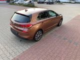 Hyundai i30 1.0 /Kamera/Spurhalte/Navi - Hyundai i30 in Frankfurt (Main)