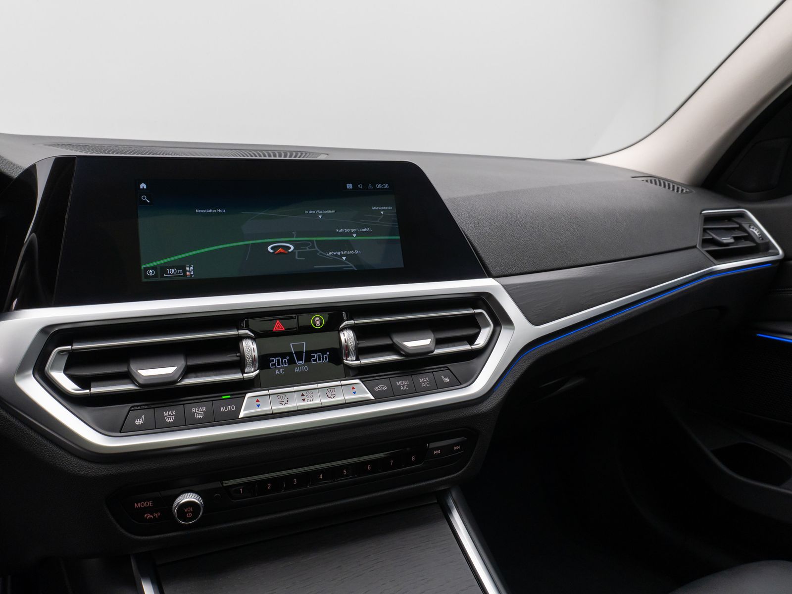 Fahrzeugabbildung BMW 320d SportLine Panorama DAB HiFi Stop&Go Komfort