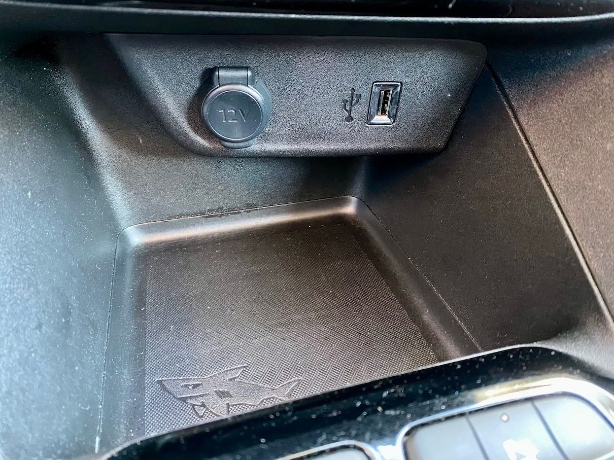 Fahrzeugabbildung Opel Corsa 1.2 Edition KLIMA SHZ GZJR NAVI CARPLAY