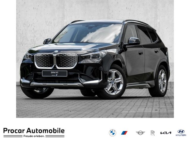 BMW iX1 xDrive30 xLine HuD AHK DA+ PA+ Klima DAB