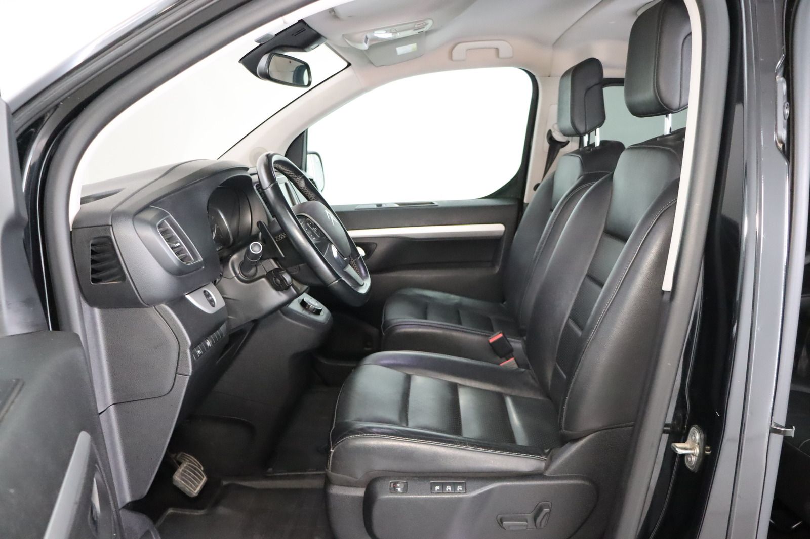 Fahrzeugabbildung Citroën Spacetourer Bus Lounge XL * LED * Navi