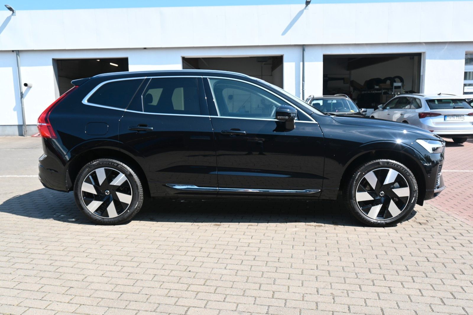 Fahrzeugabbildung Volvo XC60 T6 AWD RC Plus Bright*PANO*360*Luft*H&K*ACC