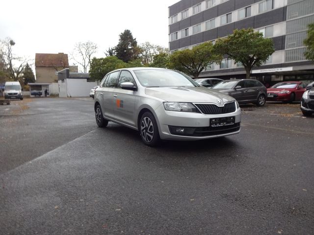 Skoda Rapid Spaceback Style Folie am Fahrzeug