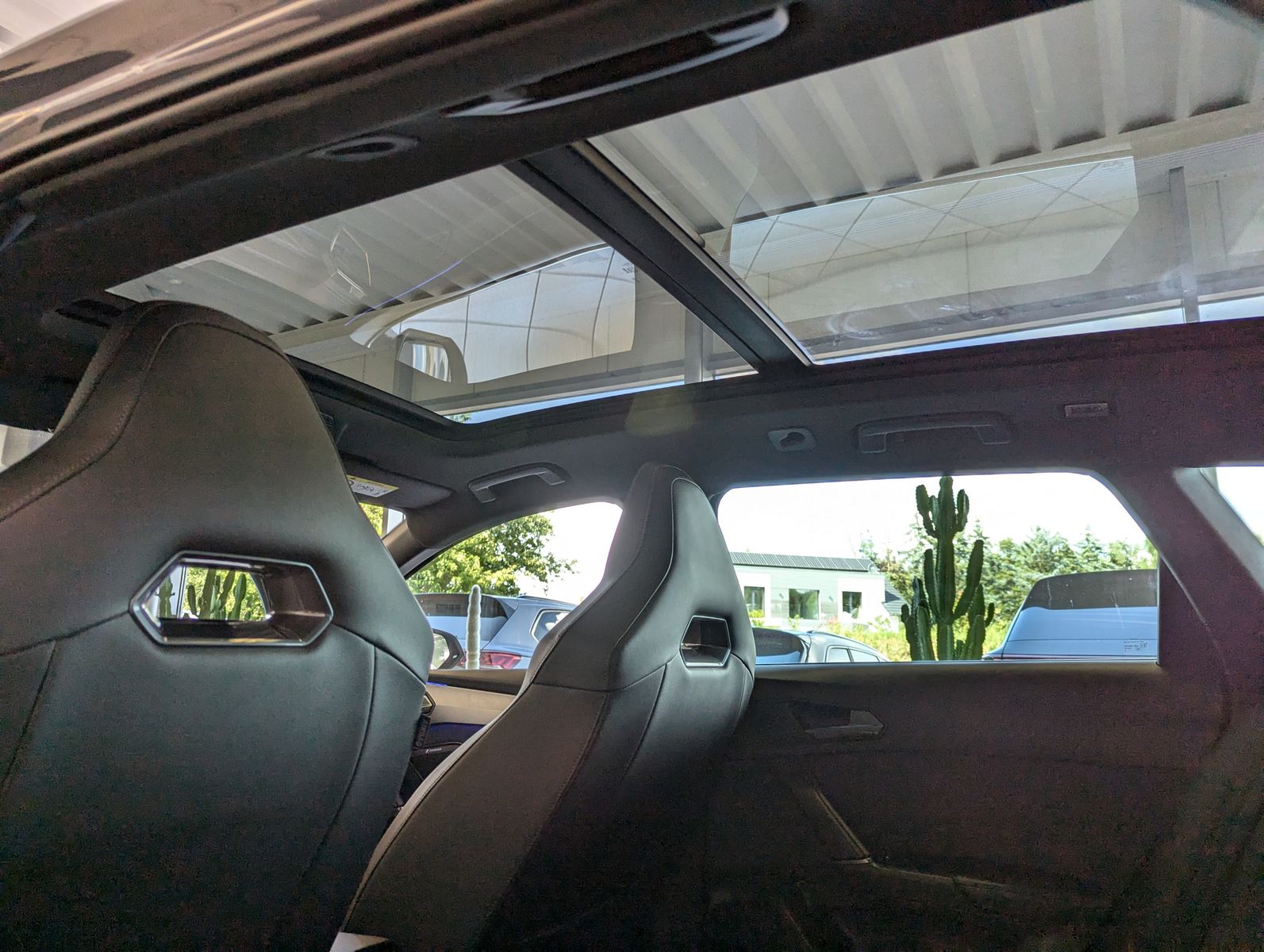 Fahrzeugabbildung CUPRA Leon 2.0 TSI 4D VZ Matrix Pano Sennheiser AHK 19