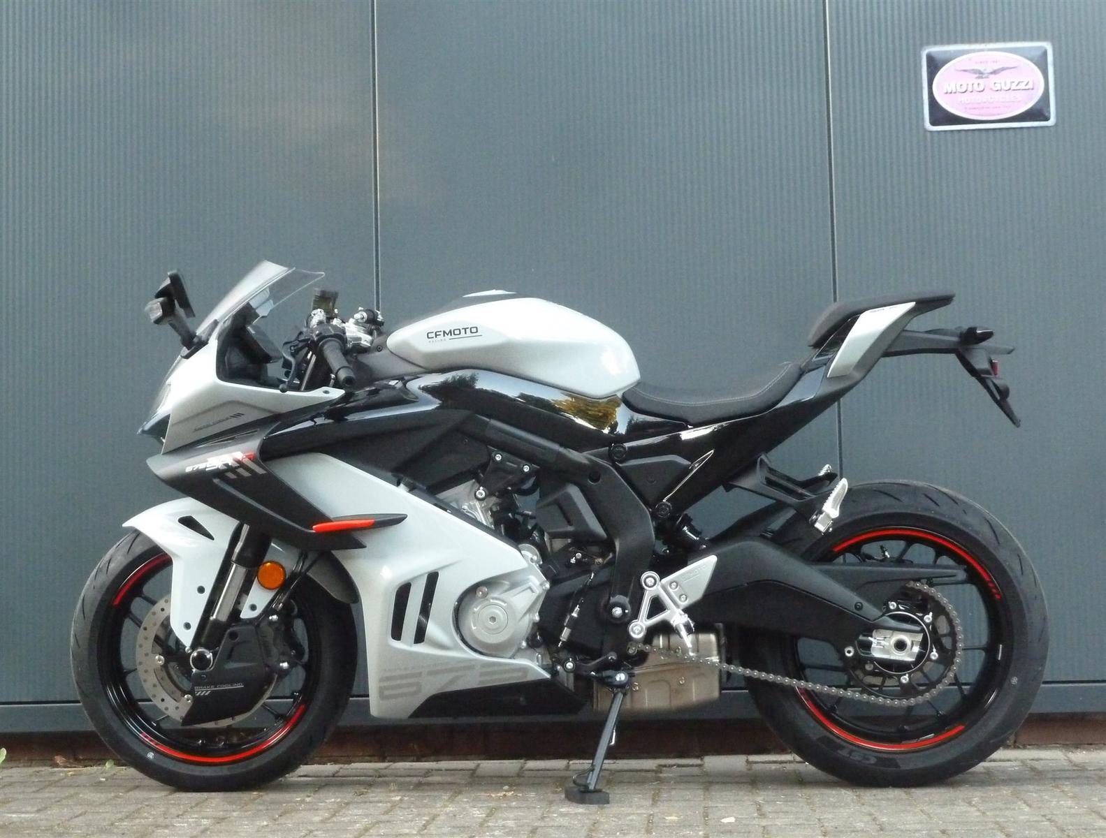 CFMOTO 675SR-R