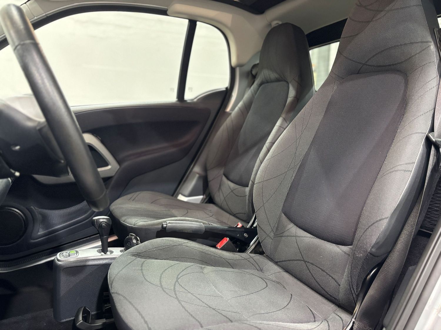 Fahrzeugabbildung Smart forTwo 1.0 52 kW mhd#Pano#Servo#Klima