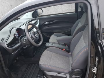 Fiat 500 e Icon KeyLess+Navi+SHZ+LM+PDC+SoundSys+AUT