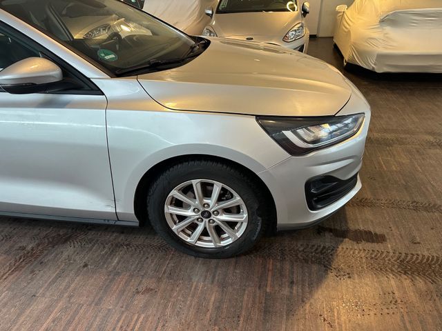 Fahrzeugabbildung Ford Focus Turnier Cool & Connect *Neues Modell*