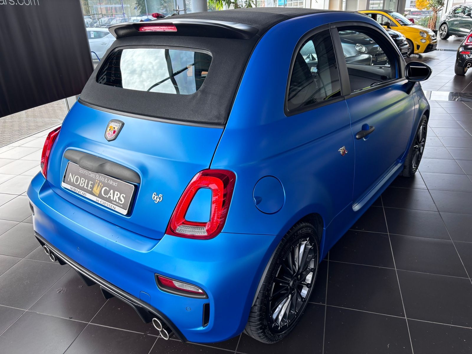 Fahrzeugabbildung Abarth 695 C   BEATS NAVI 17"