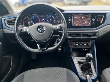 Volkswagen Polo VI United NAVI Active Info-Display