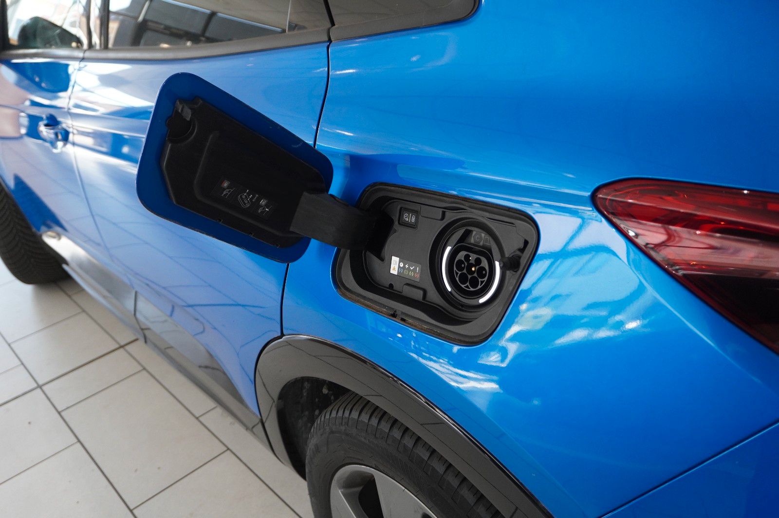 Fahrzeugabbildung Opel Grandland (X) GS SPORT 4HYBRID NAVI/LED/360°/DAB