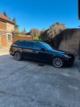BMW Tauche BMW E61 525xd gegen Bus - BMW G61 - BMW 5er Reihe