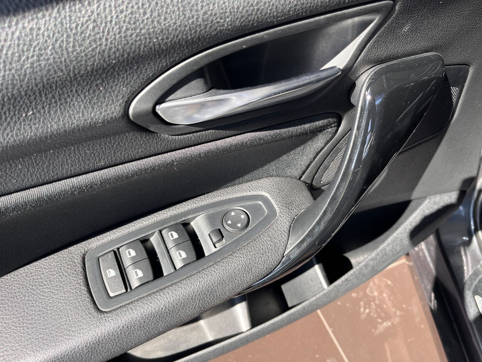 Fahrzeugabbildung BMW 118 i Sport Line KLIMA LED SHZ PDC 17"