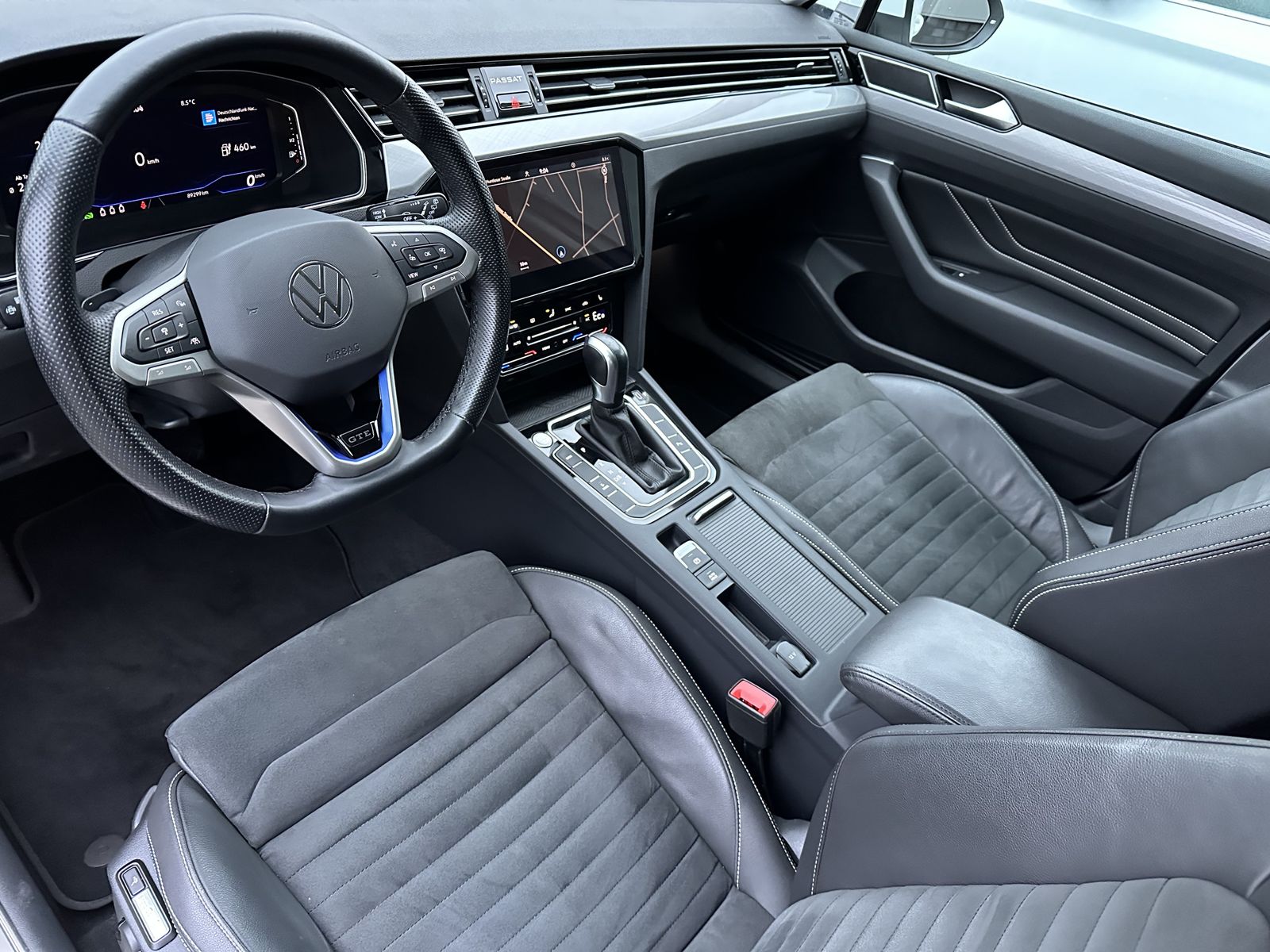 Fahrzeugabbildung Volkswagen Passat Variant DSG GTE Hybrid NAV+LED+AHK+VC+PP