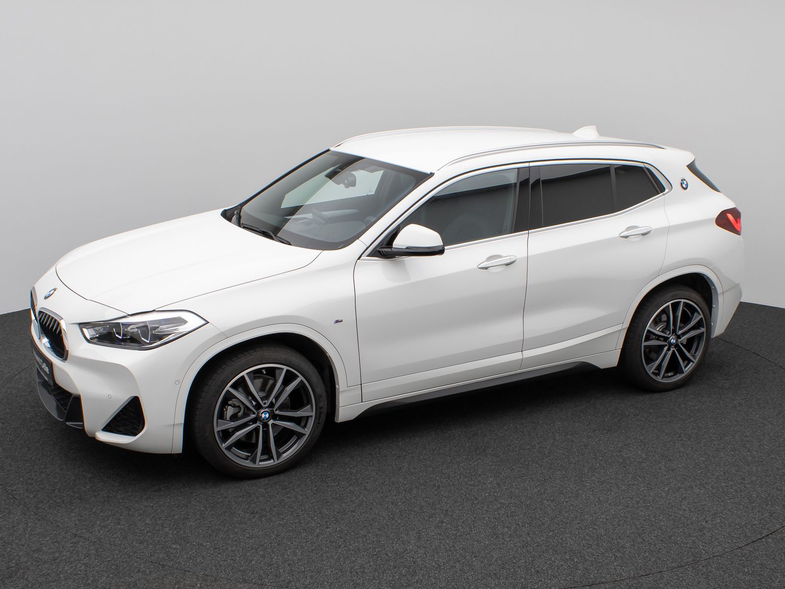 Fahrzeugabbildung BMW X2 xD20i M Sport Kamera HUD DAB Navi+ Alarm 19"