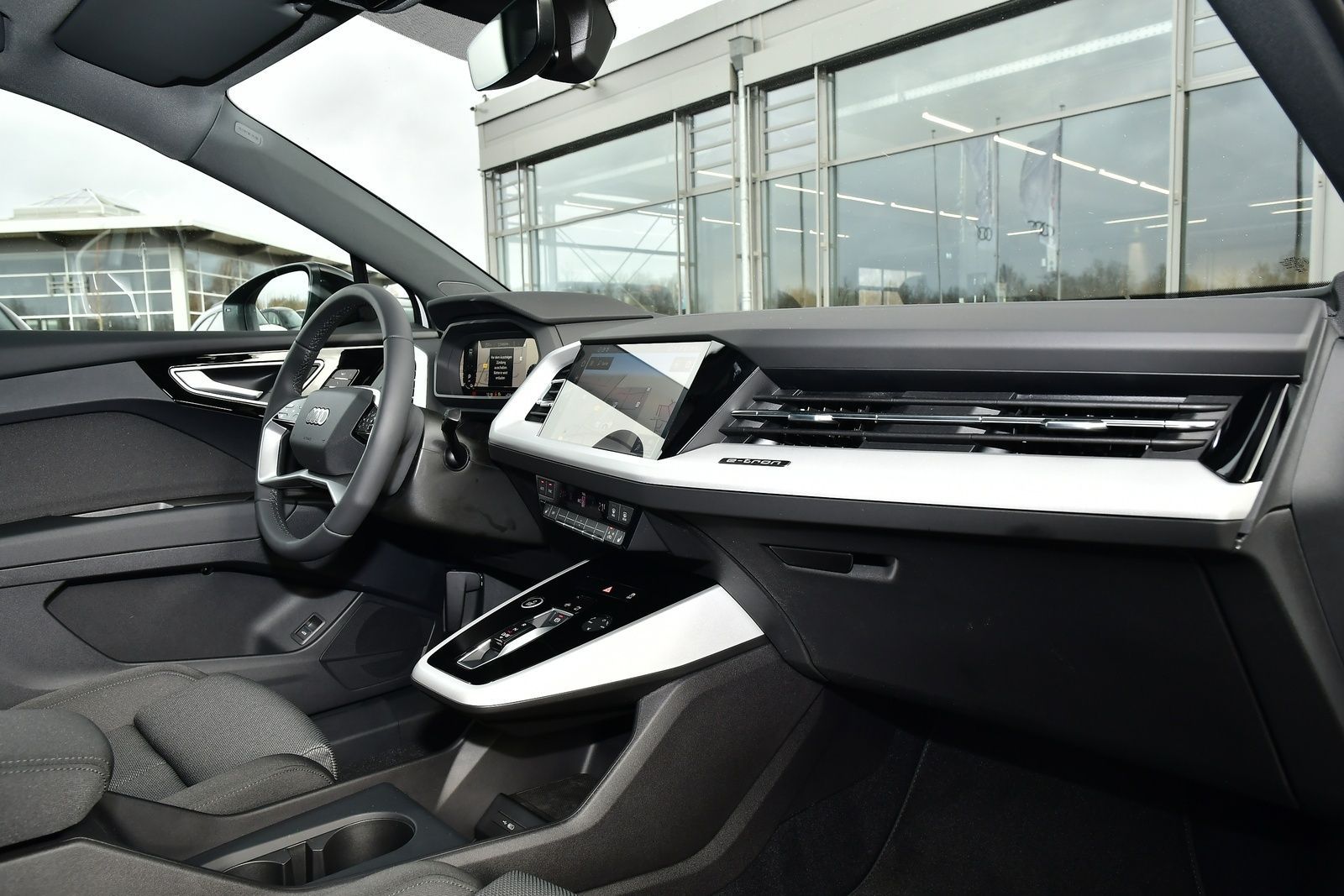 Fahrzeugabbildung Audi Q4 45 e-tron quattro 210 kW